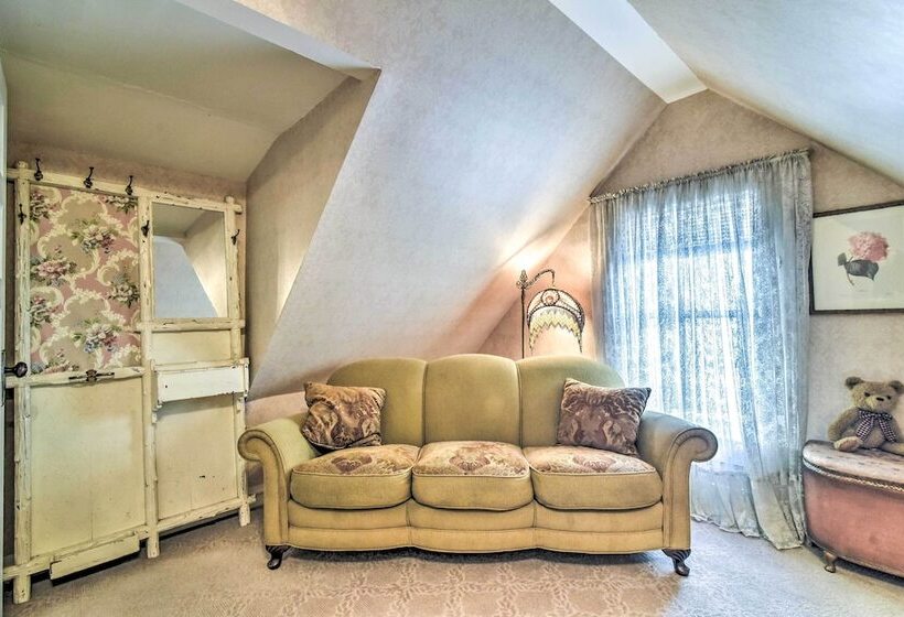 Historical Portland Home < 2 Mi To Downtown!