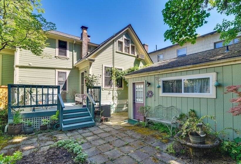 Historical Portland Home < 2 Mi To Downtown!