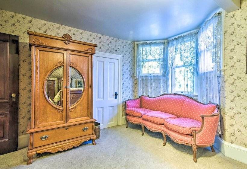 Historical Portland Home < 2 Mi To Downtown!