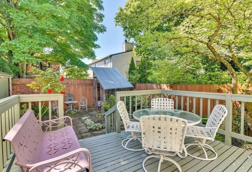 Historical Portland Home < 2 Mi To Downtown!