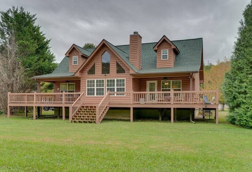 Hiawassee Riverfront Cabin: 7 Mi To Lake Chatuge!