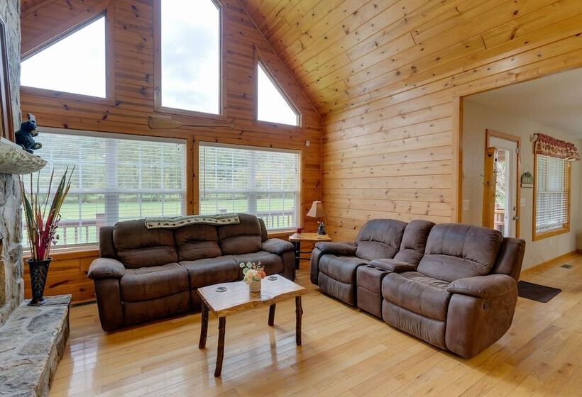 Hiawassee Riverfront Cabin: 7 Mi To Lake Chatuge!