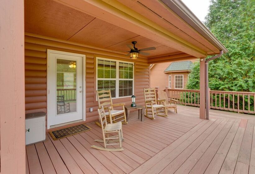 Hiawassee Riverfront Cabin: 7 Mi To Lake Chatuge!