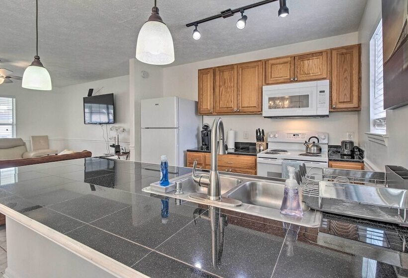 Home ~ 7 Miles To Savannah Historic District!