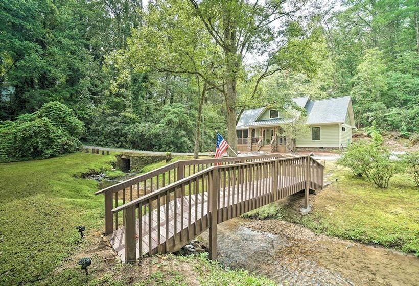 Hootenanny At Horton Creek: Creekside Escape!