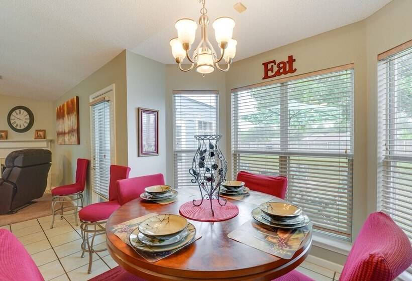 Horn Lake Home W/ Yard: 8 Mi To Graceland!