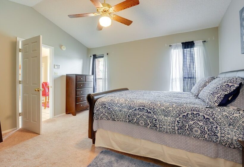 Horn Lake Home W/ Yard: 8 Mi To Graceland!