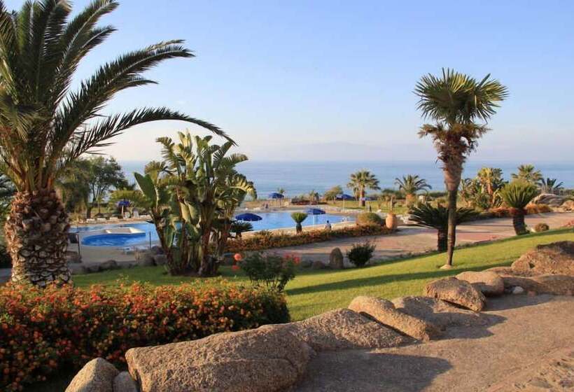 Хостел Villaggio Club Dolomiti Sul Mare