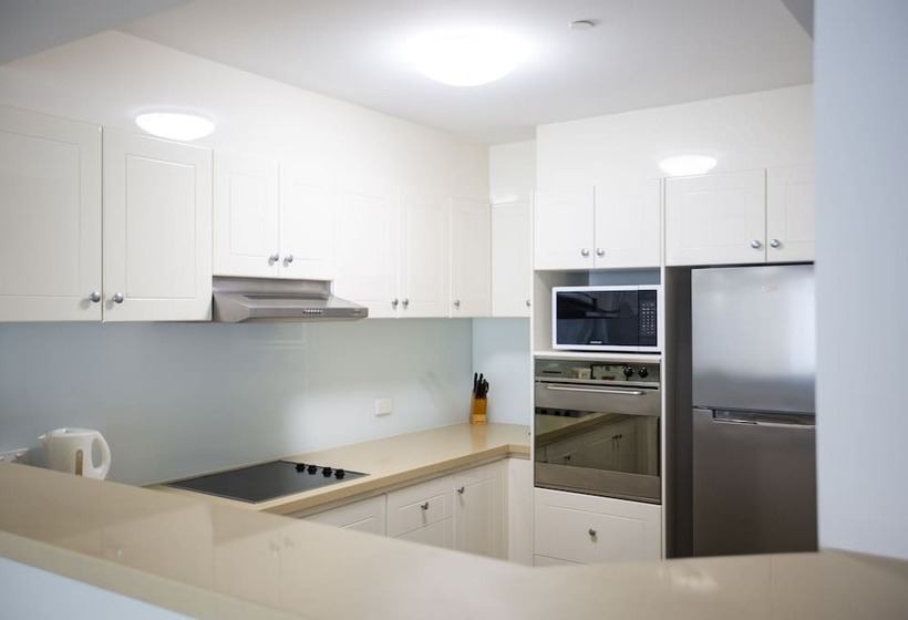 هتل Club Wyndham Crown Towers