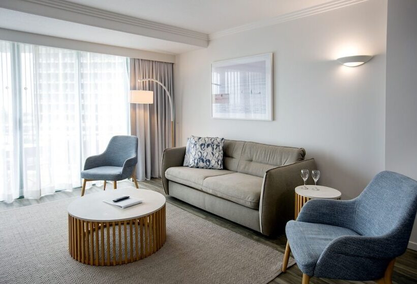 هتل Club Wyndham Crown Towers