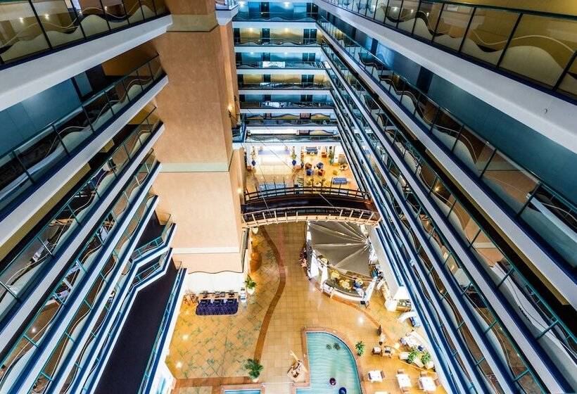 בית מלון כפרי Club Wyndham Crown Towers