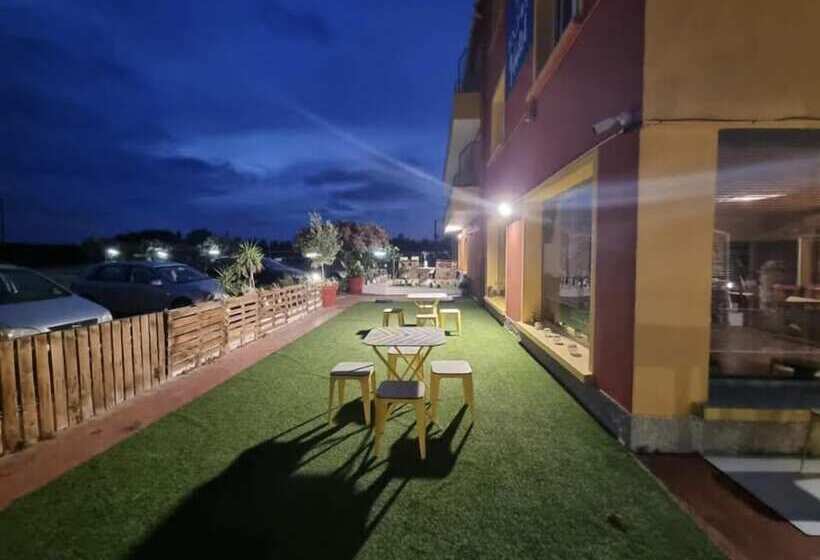 Отель Enjoy Hôtel