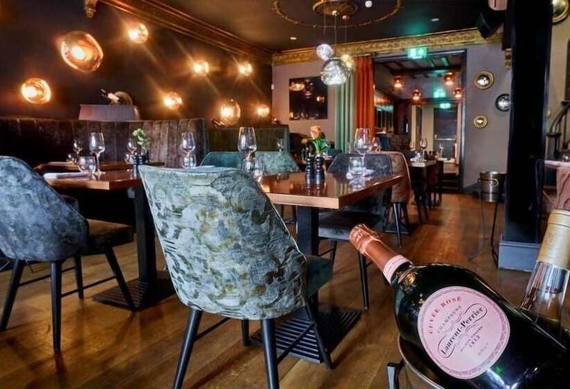 Отель Funky Monk Restaurant And Rooms