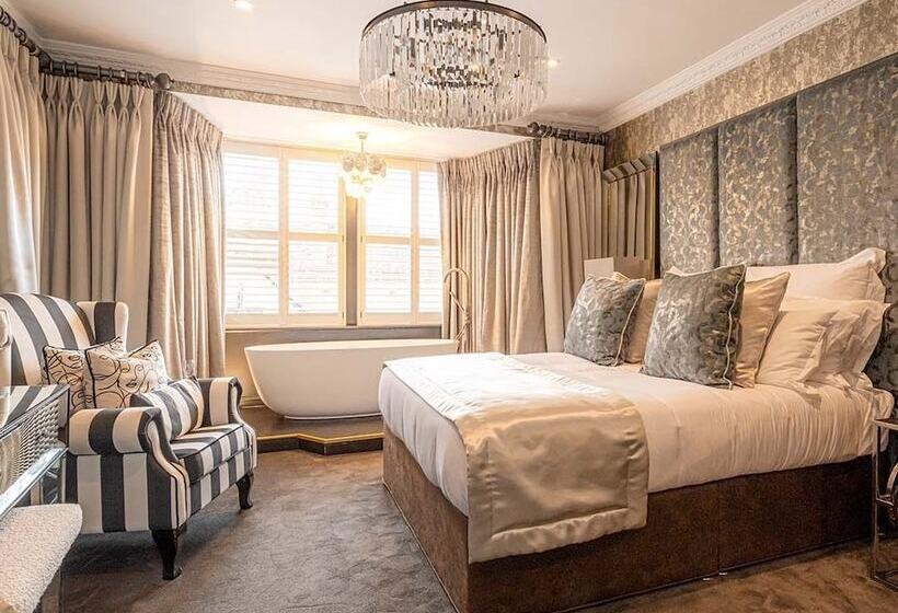 Отель Funky Monk Restaurant And Rooms