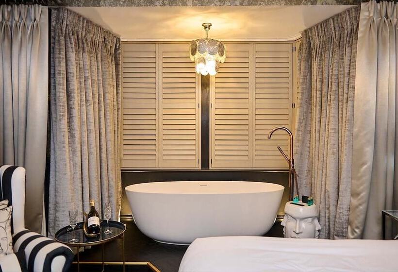 Отель Funky Monk Restaurant And Rooms