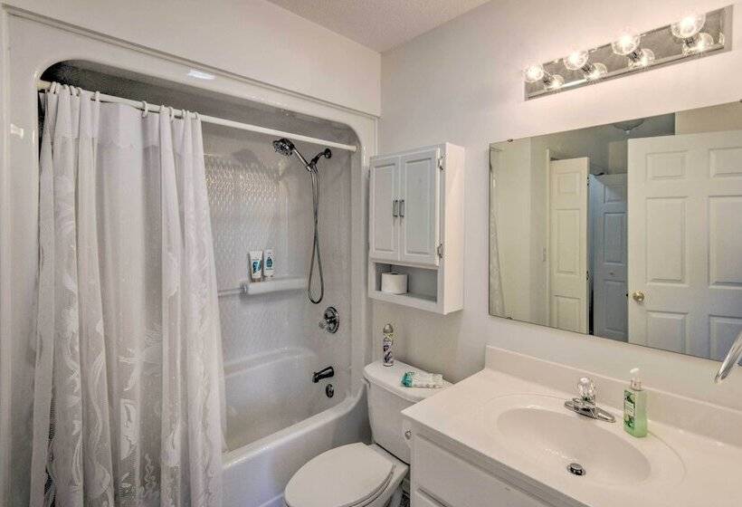 House In Hiawassee ~ 1 Mi From Lake Chatuge!