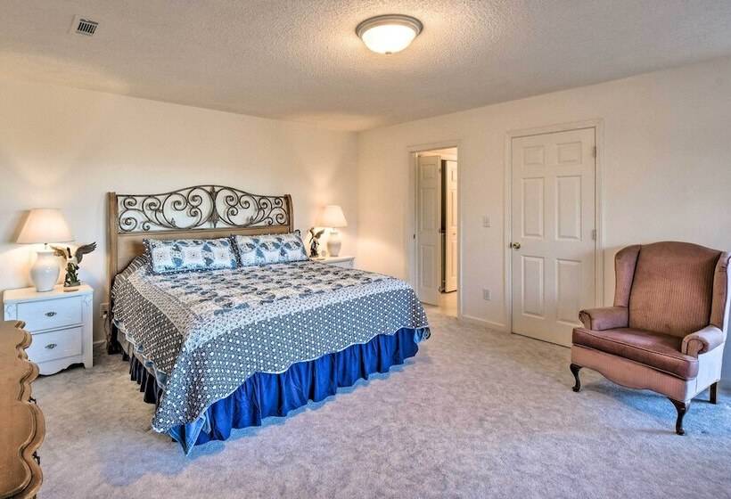 House In Hiawassee ~ 1 Mi From Lake Chatuge!