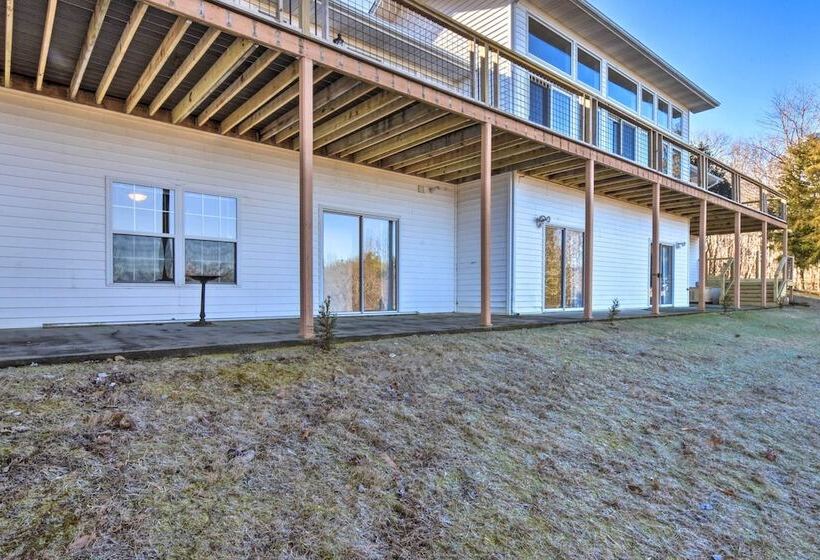 House In Hiawassee ~ 1 Mi From Lake Chatuge!