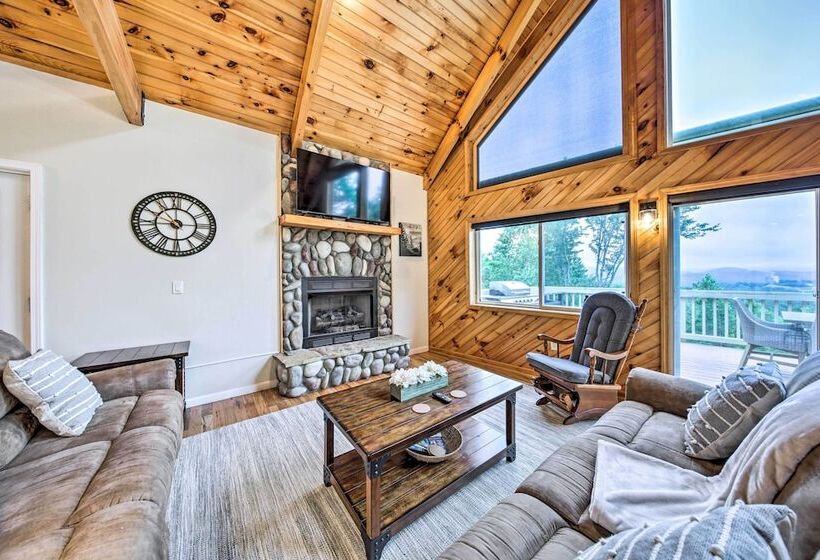 Huge Blairsville Cabin: Game Room + Mtn View!