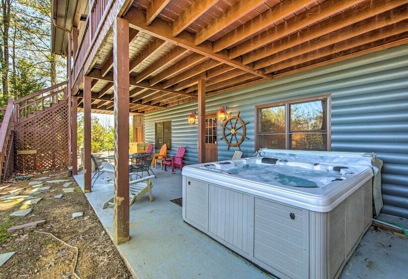 Idyllic Blue Ridge Cabin W/ Mountain Views!