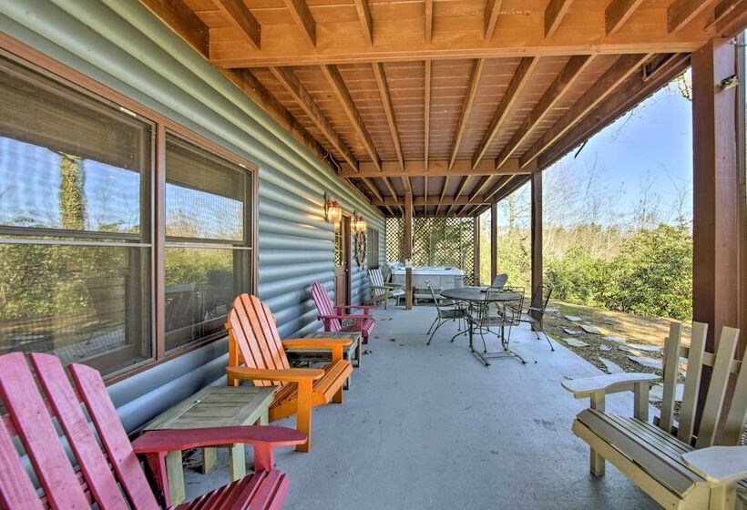 Idyllic Blue Ridge Cabin W/ Mountain Views!
