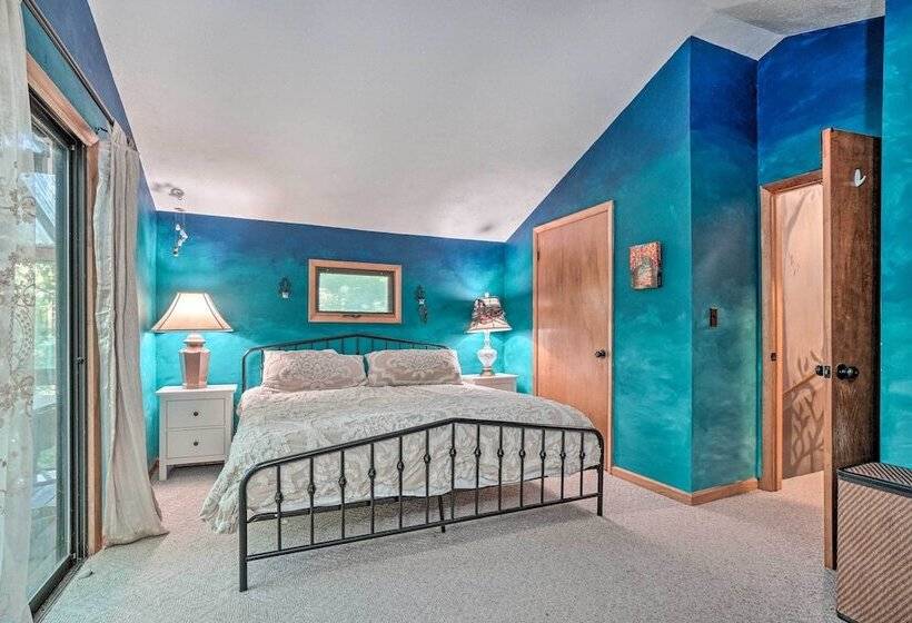 Idyllic Sky Valley Home W/ Pool & Hot Tub Access!
