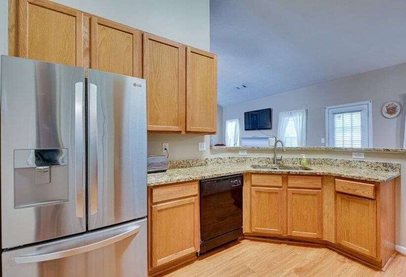 Inviting Austell Home: 14 Mi To Downtown Atlanta!