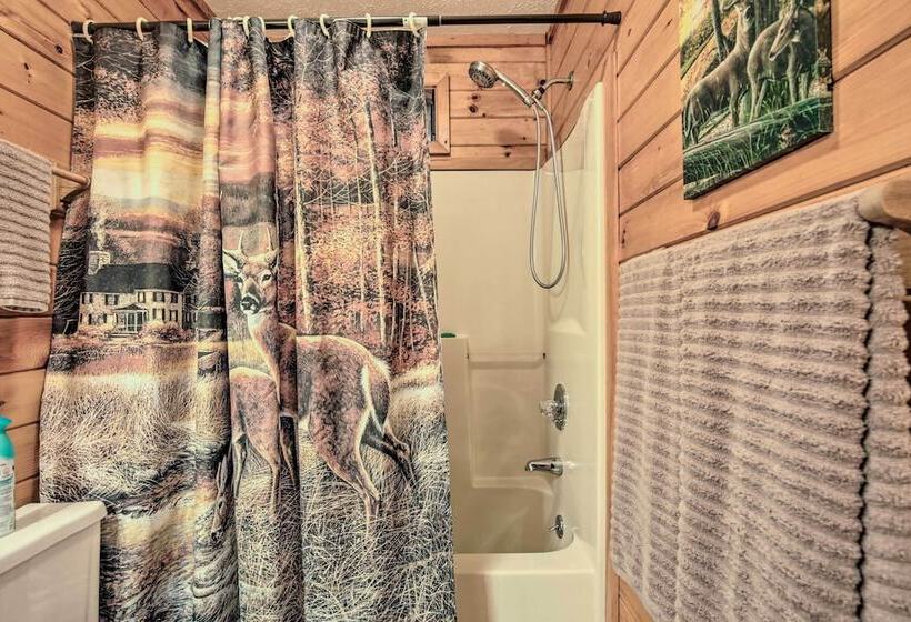 Blairsville Cabin W/ Private Hot Tub!