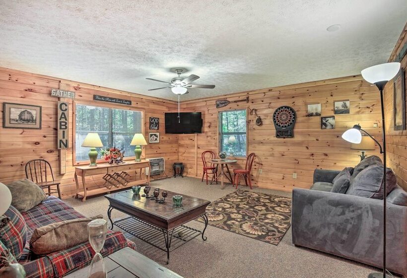 Blairsville Cabin W/ Private Hot Tub!