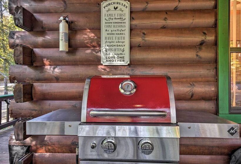 Blairsville Cabin W/ Private Hot Tub!