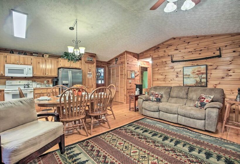 Blairsville Cabin W/ Private Hot Tub!