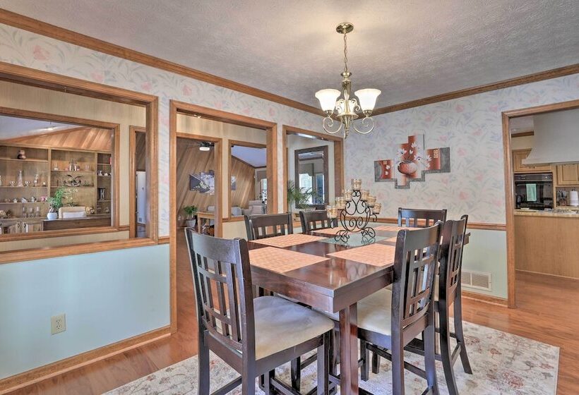 Inviting Duluth House W/ Deck   22 Mi To Atl!