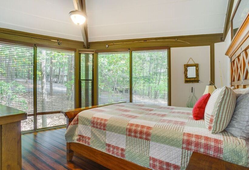 Jasper Hideaway W/ Spacious Deck + Community Pool