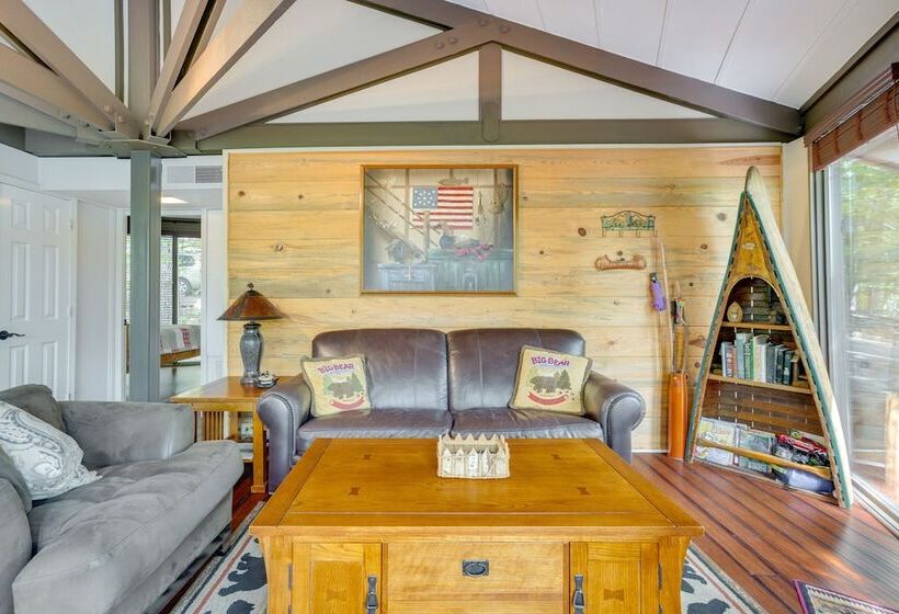Jasper Hideaway W/ Spacious Deck + Community Pool