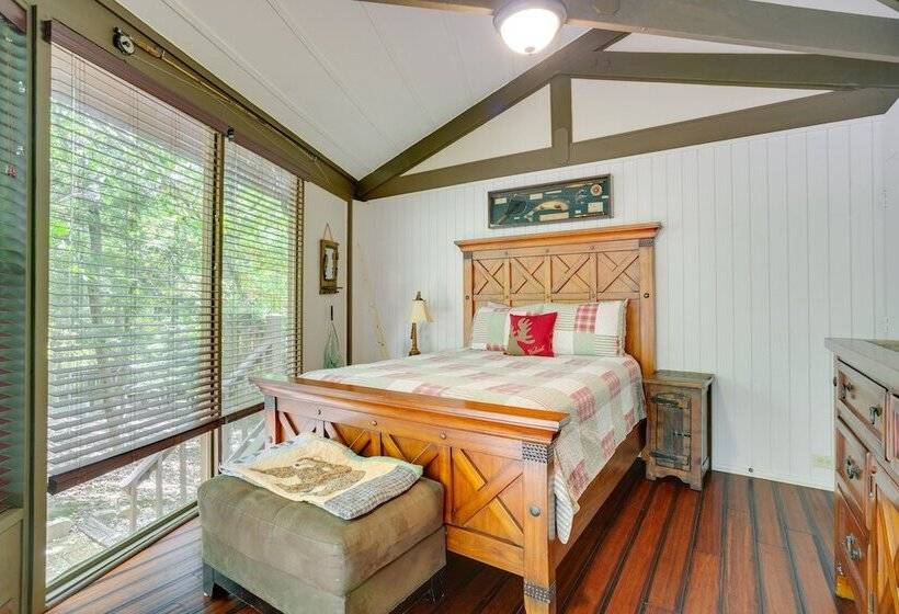 Jasper Hideaway W/ Spacious Deck + Community Pool