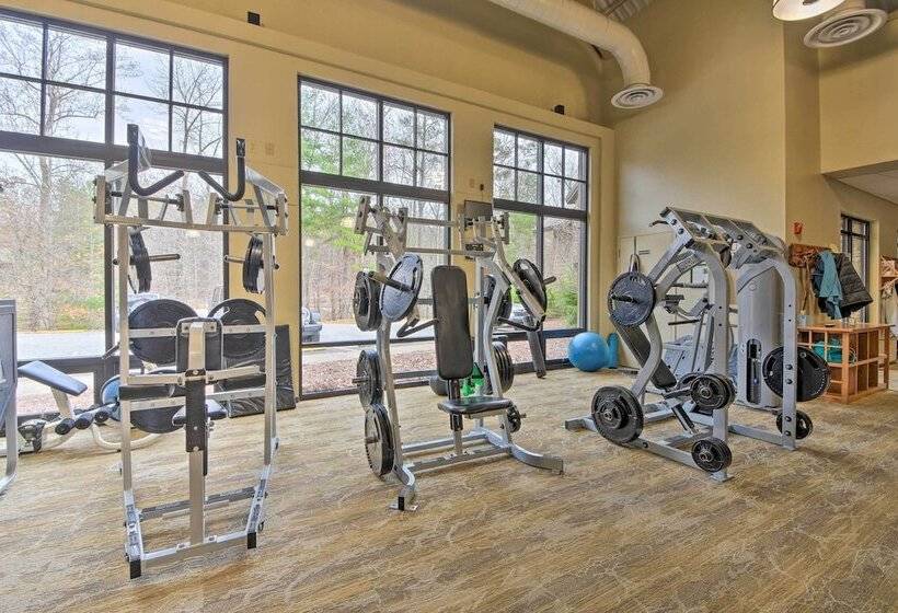 Jasper Hideaway W/ Spacious Deck + Community Pool