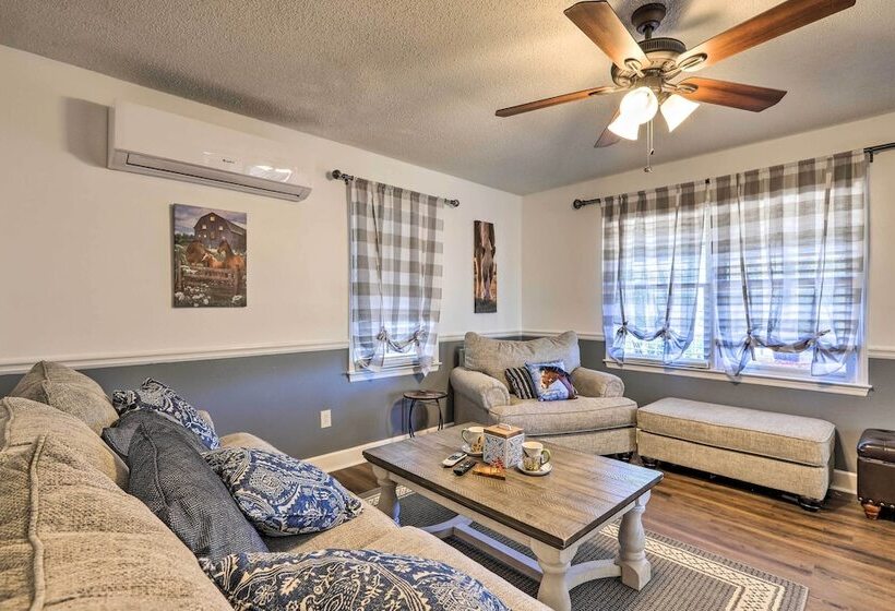 Junction City Home: Large Yard & Deck!