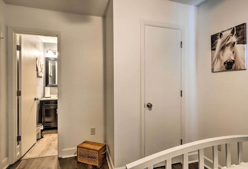 Junction City Home: Large Yard & Deck!