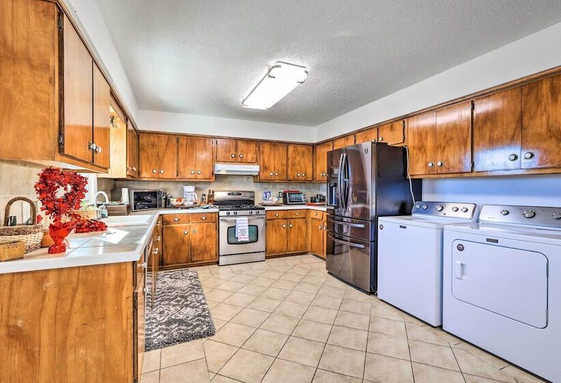 Junction City Home: Large Yard & Deck!