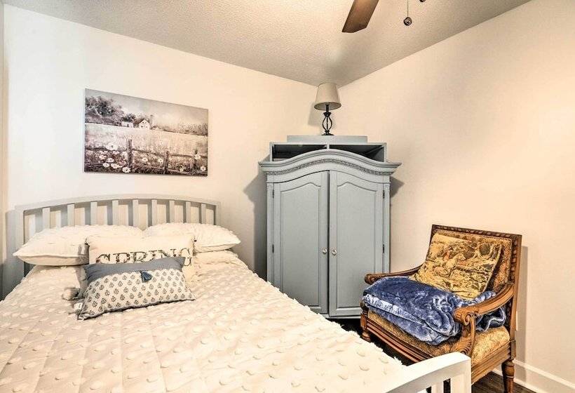 Junction City Home: Large Yard & Deck!