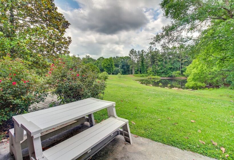 Kingston Home W/ Shared Pool   23 Mi To Lakepoint!