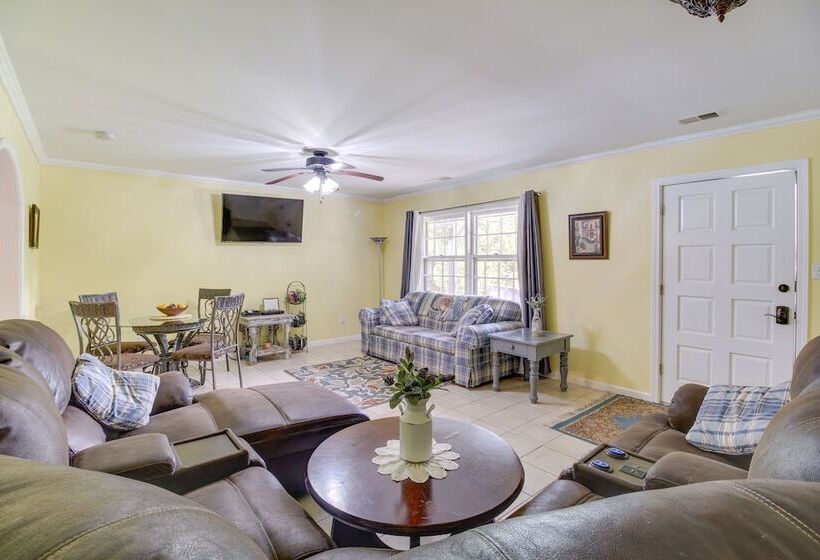 Kingston Home W/ Shared Pool   23 Mi To Lakepoint!