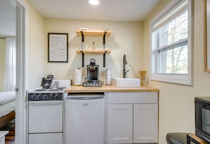 Knoxville Cottage W/ Fenced Yard, Pet Friendly!