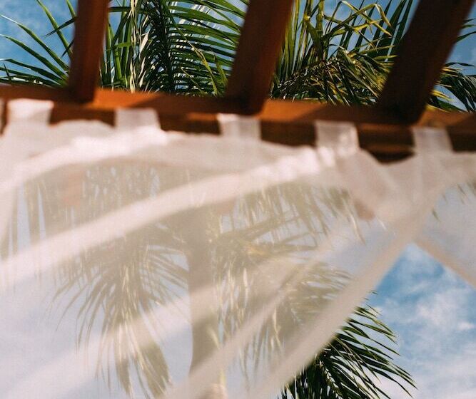 Kompose Boutique Resort At Theme Parks