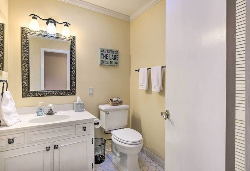 Lake Hartwell Home W/ Private Dock & Hot Tub!