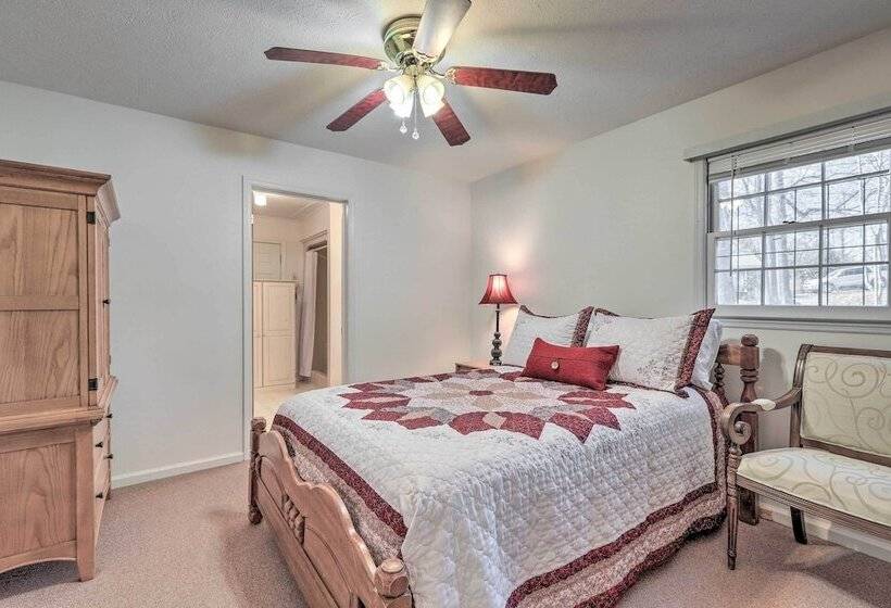 Lake Sinclair Cottage With Deck & Boat Dock!