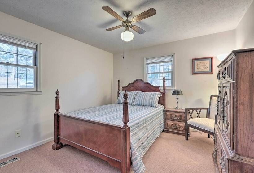 Lake Sinclair Cottage With Deck & Boat Dock!