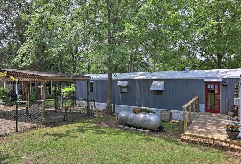 Lake Sinclair House W/ Lake Access & Kayaks!
