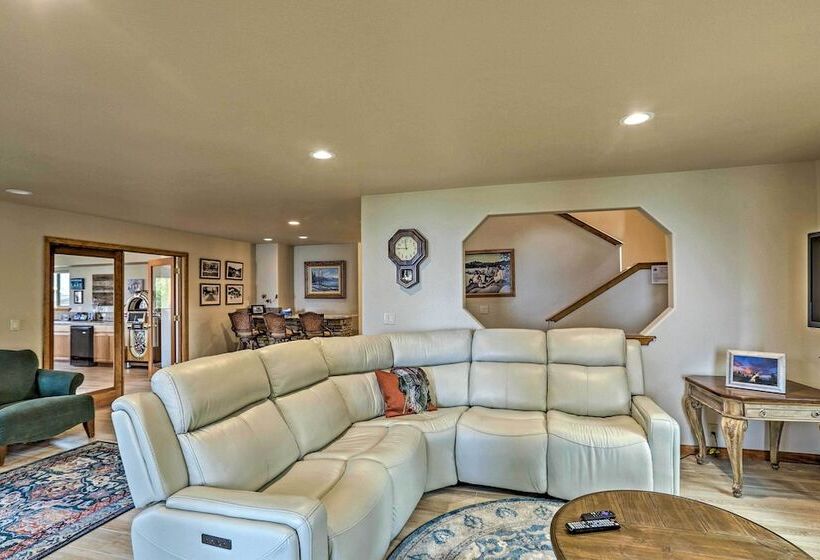 Lake Tahoe Shoreside Retreat: Stunning Lake Views!