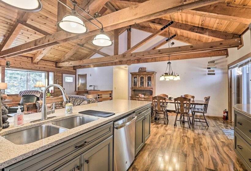 Lake Tahoe Mountain Retreat: 1 Mi To Heavenly Lift